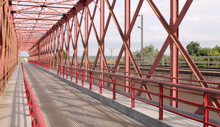 Ponte Ferroviária D. Amélia